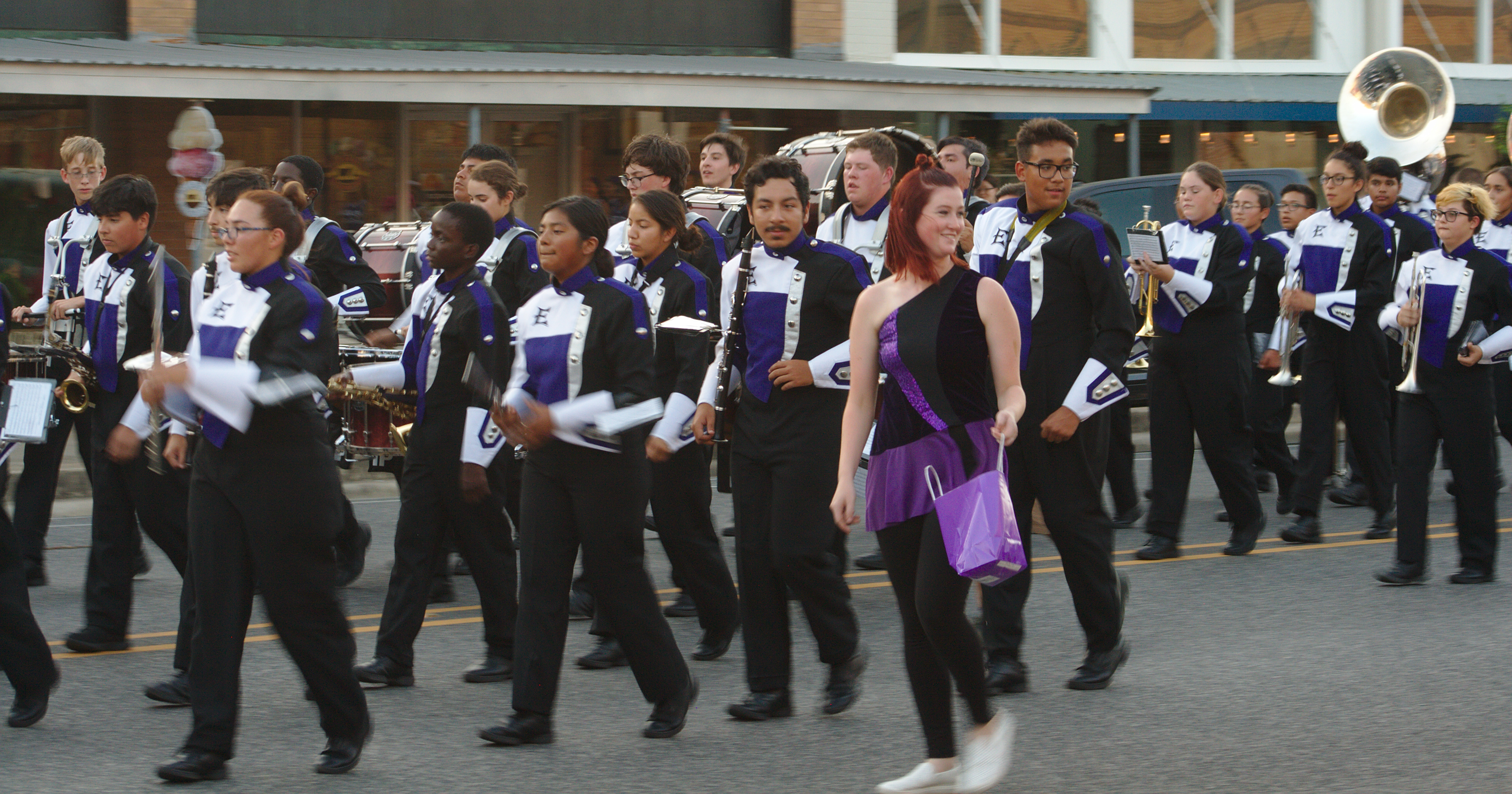 Elgin shows off spirit with parade, pep rally Elgin Courier